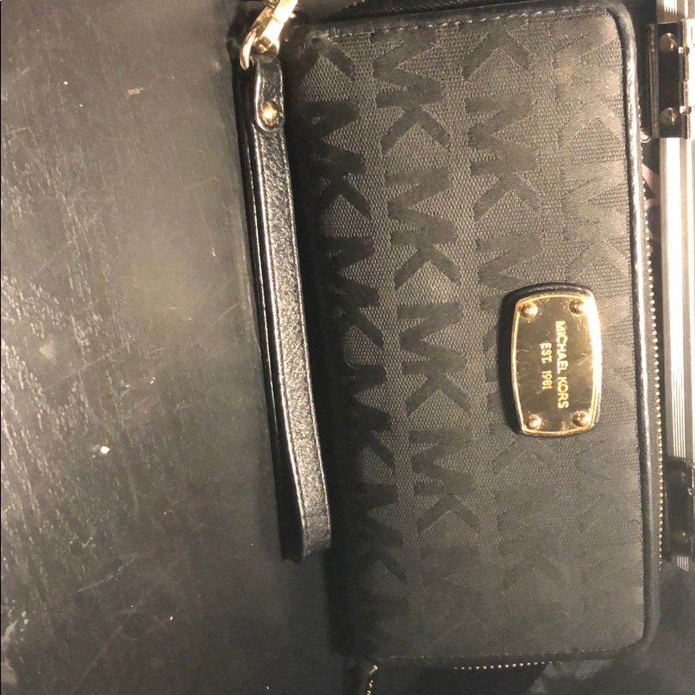 Micheal Kors wallet/wristlet